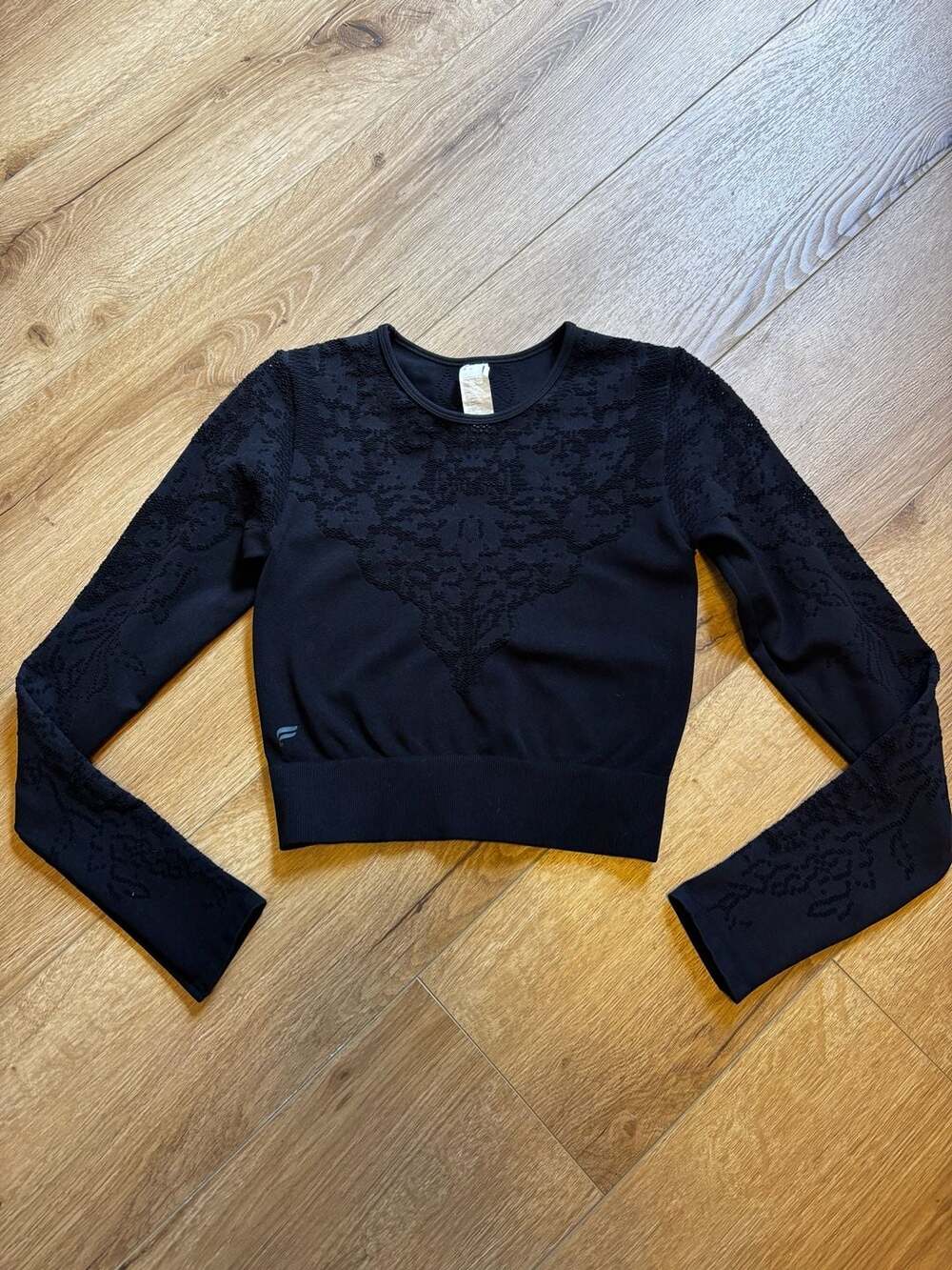 Fabletics Black Victoria Lace Texture Seamless Long-Sleeve Crop Top